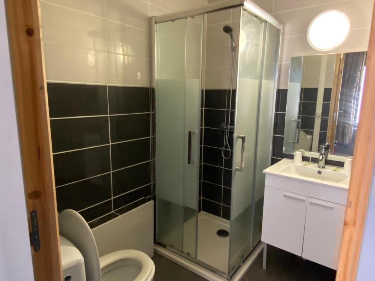Hotel Normandy Dreux Bagian luar foto