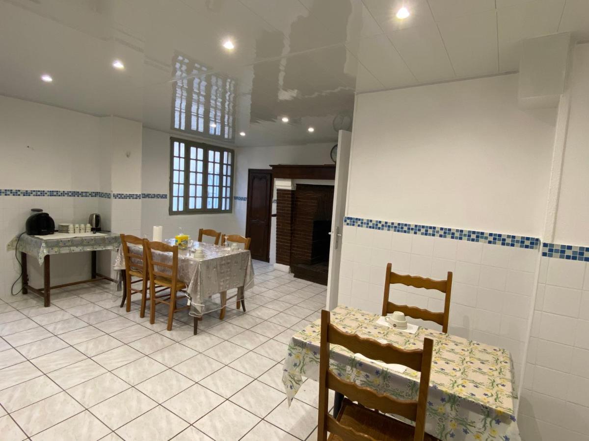 Hotel Normandy Dreux Bagian luar foto